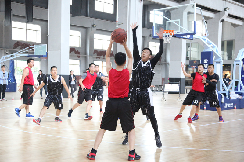 球場角逐 精彩紛呈&mdash;&mdash;第十二屆金秋文化節(jié)&ldquo;浙農(nóng)杯&rdquo;籃球賽火熱啟幕